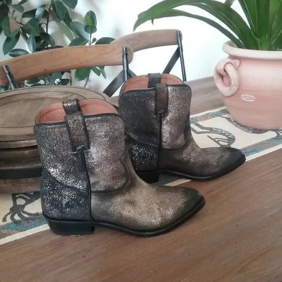 NEW FRYE Women's Billy Short Boot Gold Brushed Metallic - Picture 6 of 6